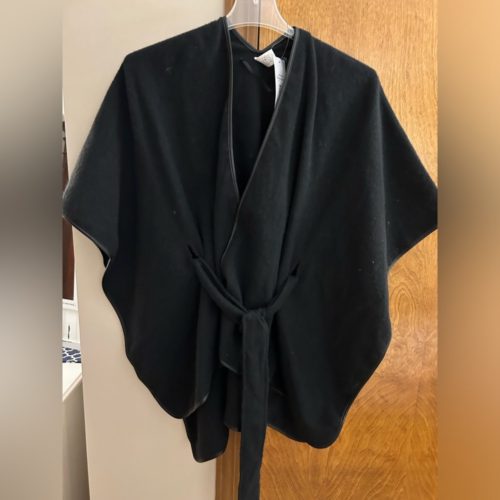 LC220 Cape style jacket perfect for that formal dress or jeans.